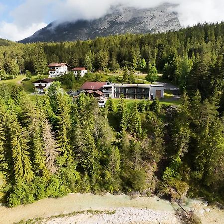 Hotel Garni Isarlodge Wiesenhof Шарниц Екстериор снимка