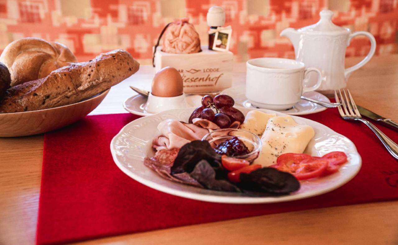 Hotel Garni Isarlodge Wiesenhof Шарниц Екстериор снимка